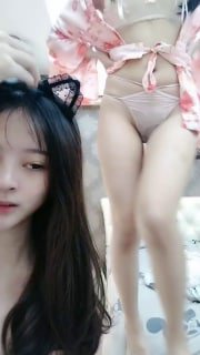 女神姐妹花【无敌兔兔】双女自慰玩的很嗨,假屌狂插互舔奶子