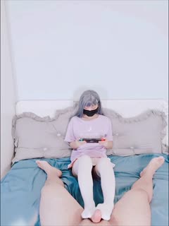 重金购得逼逼超粉嫩的抖音萌妹子(白袜袜格罗丫)裸舞与粉丝乳交