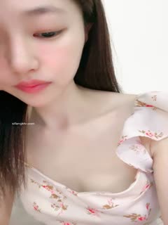 一线城市某公司人事白领【小白呀呀】办公室里逼太痒排气!~~~✨✨✨--极品反差婊,大尺度让兄弟们9-15-9_(new)第01集