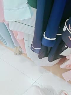 【户外实习生】漂亮小女孩戴着跳蛋~逛市场~骑车各种露~✨✨✨胆子真是太大了,就是这份心跳-142529-455第01集