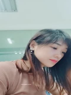 清纯小野喵】在外资公司上班美丽小姐姐~上班偷偷直播!~!!✨✨✨--无声音时是主播关的,怕泄露公司机密_20220531_090454第01集