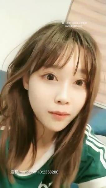 真正小仙女,超高颜值,罕见白虎馒头嫩穴,单场收益21万金币,