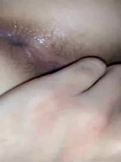 听听小骚逼的水声~
