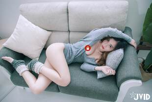JVID-美乳女神Jessica到友人家看貓被強制高潮!