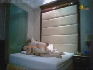 土豪哥酒店高价约操172CM奶大性感的腿模美女,又加了10元小费,各种配合淫叫:干的我逼好痒,操我,射给我!第02集