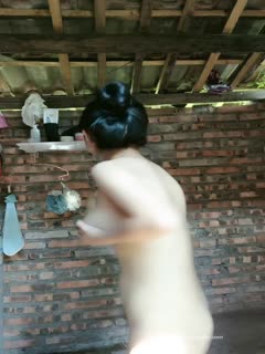 【哺乳期少妇】奶水充沛小少妇喷水撒尿孩子在一旁观看~✨✨✨--乡村风光配上香艳肉体,母性光辉第06集