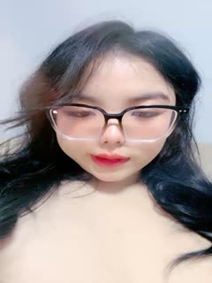 【我还是个处】肉欲系美女,大奶肥臀,性感红衣露出奶子,超肥美臀翘起的。!