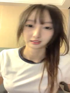 泡泡咕青春漂亮的女神,偶像明星般的9分顶级颜值,大大的眼睛炯炯有神_还有极品长腿高挑的身材.