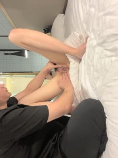 直播_完美女神酒店叫了个男技师享受精油按摩服务,激情无套上位