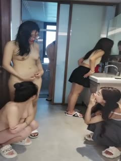 在女友面前操她的闺蜜们,太刺激了