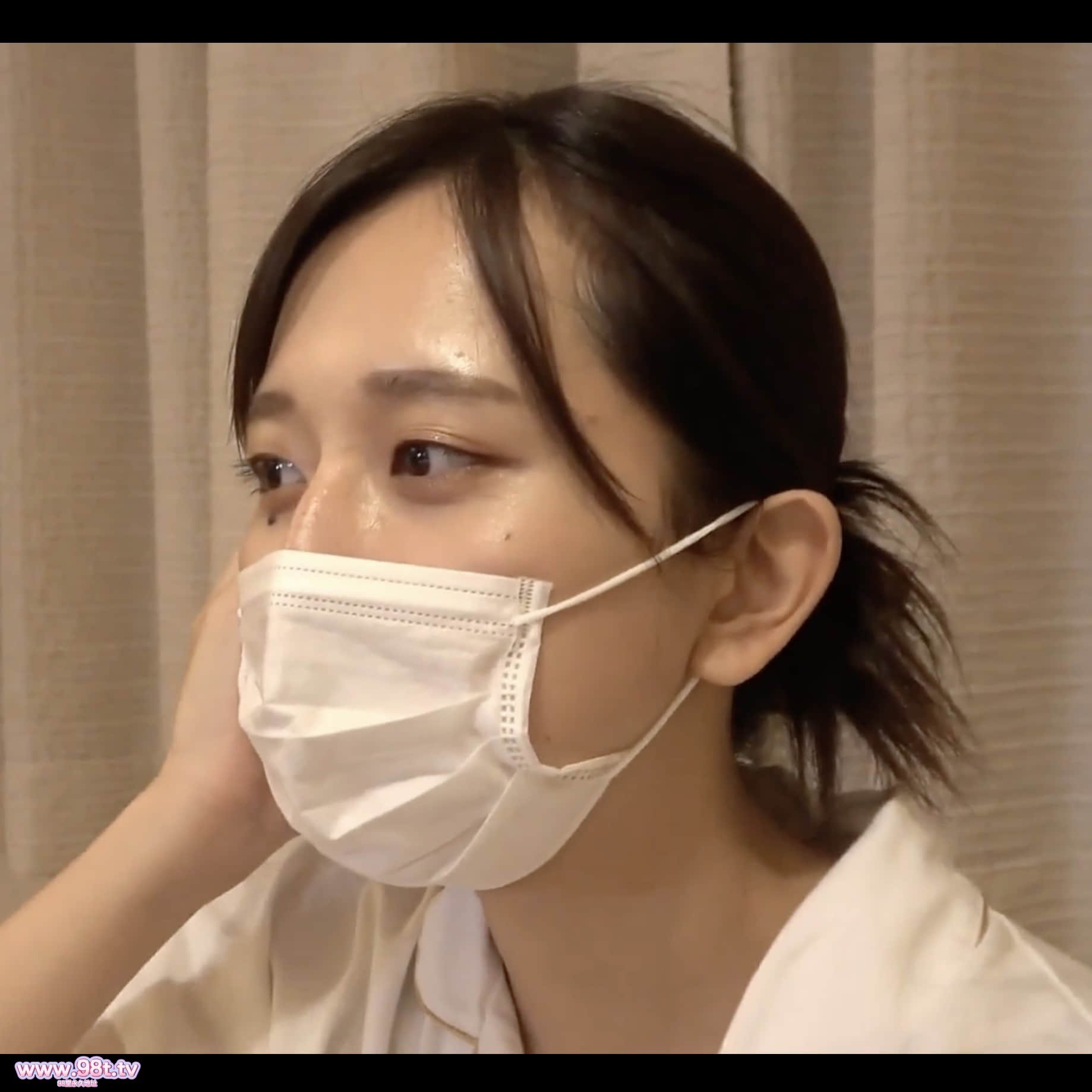 FC2PPV-4714782-【無】近所のカフェで働いている美女に一目惚れ 1年間通