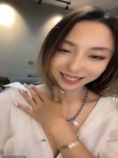 #七七_新人!极品御姐超性感道具狂插疯狂喷水_0