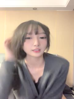 #泡泡咕_青春漂亮的女神,偶像明星般的9分顶级颜值,大大的眼睛炯炯有神_高挑的身材