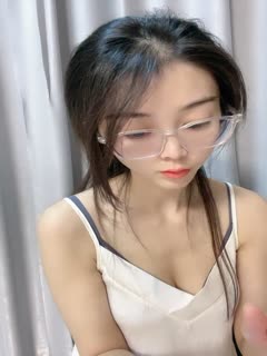 文静新人眼镜小姐姐!苗条身材全裸秀!。