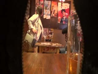 GIGL-714 「一人飲み」が多い主婦ほど夫に対するストレスが溜まってるって本当!?居酒屋ナンパ自宅連れ込みS