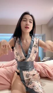 【月月嗷】修长美腿细腰,情趣装炮友操逼,多毛骚逼主动骑乘位