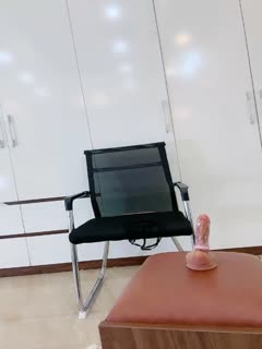 #吹小泡泡_极品御姐小少妇,丝袜高跟站立一字马展示