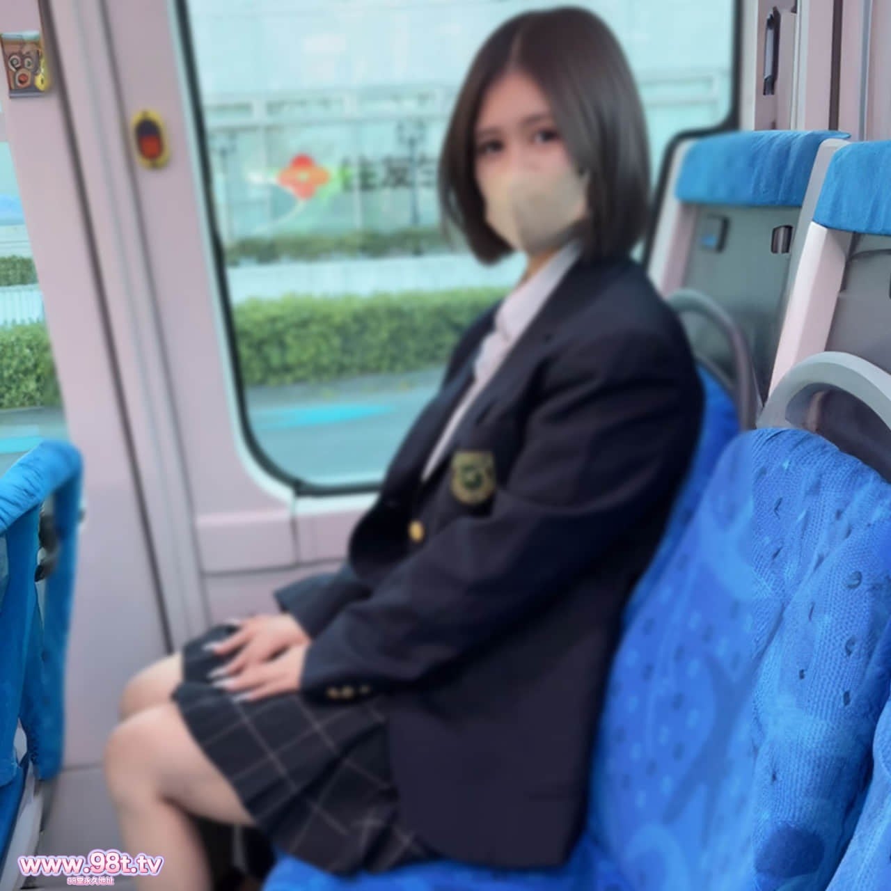 FC2PPV-4887440- 保管は自己責任【現】巨乳/.系③.年制をネカフェに連れ込み…。いけない事しちゃいました