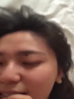 妞儿被操得淫声乱叫,表情真骚