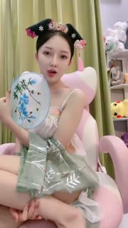 推荐!古都洛阳女神【若曦555车模】COS宫廷格格_姨妈期扣B!_2