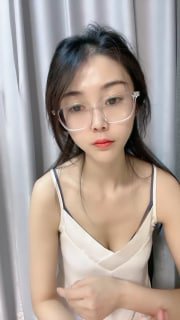 文静新人眼镜小姐姐!苗条身材全裸秀!