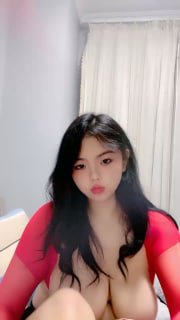 【我还是个处】肉欲系美女,大奶肥臀,性感红衣露出奶子,超肥美臀翘起_2