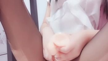 私人玩物是谁?私人玩物是推特的网红女神,作为最为出名的网红福利姬,私人玩物的身材绝对是一级的,这一部在线视频中,私人玩物穿着红色高跟鞋以及黑丝,那诱人的ol制服,十分的吸引人