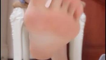 极品女神sasa的每一天定制剧情私拍福利,超短旗袍嫩足挑逗