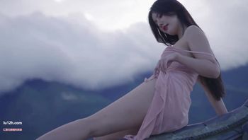 网红女神就是阿朱啊屋顶私拍福利,极品透视激凸胴体