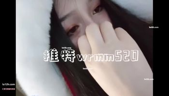 推特奶喵九九酱wrmm520圣诞特辑私拍,极品硕大玉兔超深事业线
