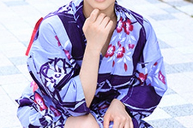 遛狗时遇见爱狗的穿浴衣美女!佐佐木怜