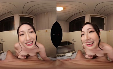 【VR】初VR葉山さゆり ムチエロGcupグラマラスを思う存分堪能できる超高画質8K 帰省中、相部屋になった親戚・さゆりさんに誘われた僕は… 最高にヌケる天井特化&地面特化 最高の密着感で汗だく中出しセックス!!JUVR-190