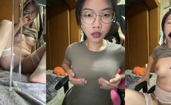眼镜雾气朦胧,巨乳在衬衫下晃荡,边咬唇忍叫边加速抽插玩具,淫水顺黑丝大腿狂流,高潮时喷射失禁,浪叫崩溃成