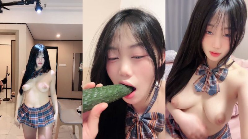美乳女学生 全裸古风弹古筝 被男友内射6